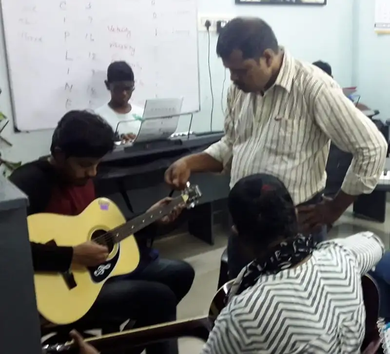 Learn keyboard from certified trainers in Chennai