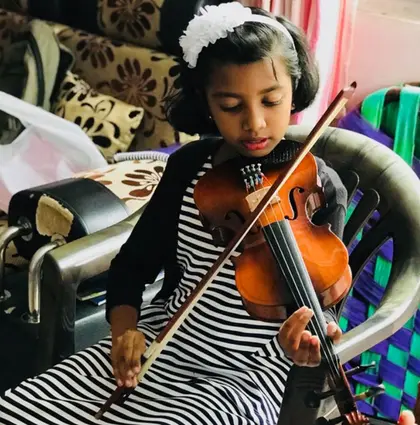 Violin music classes at JDS Academy in Chennai